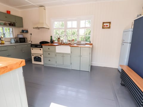 Fridge, dishwasher, electric kettle, toaster