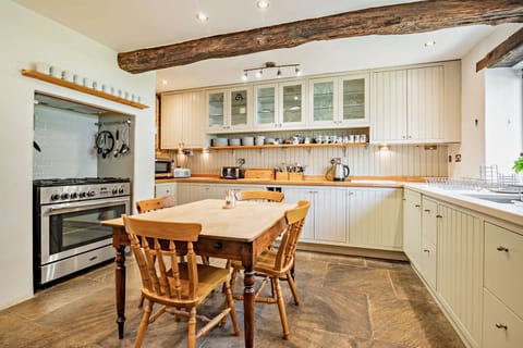 The Glen Kitchen - StayCotswold