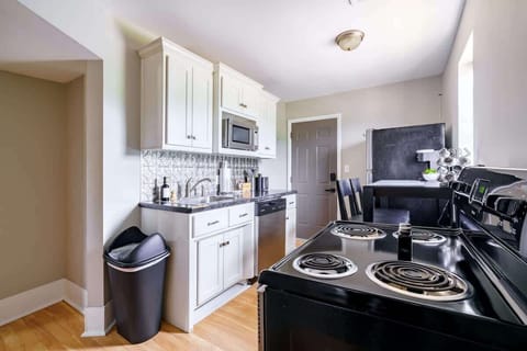 Family & Pet Friendly Vacation Rentals In Ohio Columbus
pristine culinary sanctuary where cleanliness meets luxury. Our impeccably designed kitchen boasts state-of-the-art appliances, including a sleek stove, oven, and brand-new microwave oven. Revel