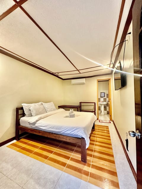 Deluxe Double Room | Premium bedding, individually decorated, individually furnished, desk