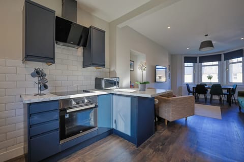 Apartment | Private kitchen | Fridge, microwave, oven, stovetop