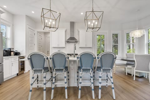 Kitchen Area with Bar