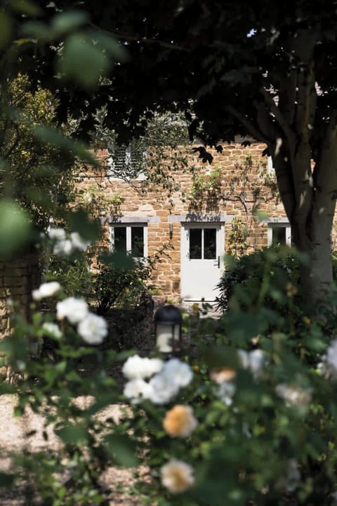 Delightful Cotswold Stone Cottage