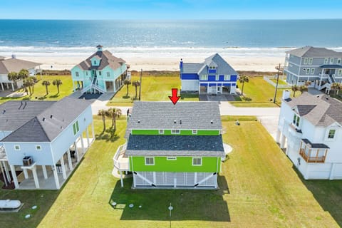Birds' eye view of the best beach house in Galveston!