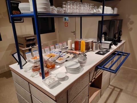 Daily buffet breakfast (EUR 9.5 per person)