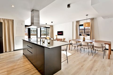 Apartment 8 person ground floor | Private kitchen | Full-size fridge, microwave, oven, stovetop