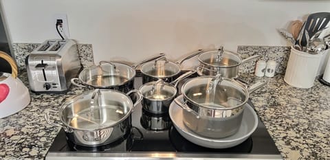 Full set pots and pans
