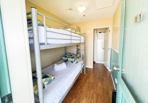 Basic Twin Room | Free WiFi, bed sheets