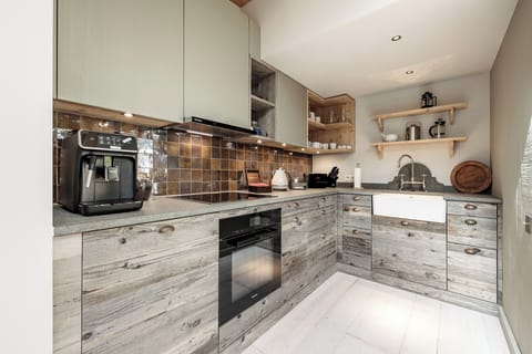 Luxury Penthouse, Balcony, Mountain View | Private kitchen | Full-size fridge, microwave, oven, stovetop