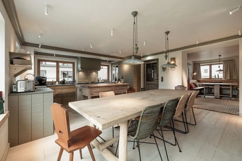 Luxury Suite, Mountain View | In-room dining