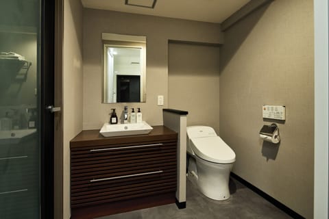 Superior Twin Room, 2 Double Beds, Non Smoking, Full Bathroom | Bathroom | Free toiletries, hair dryer, slippers, bidet