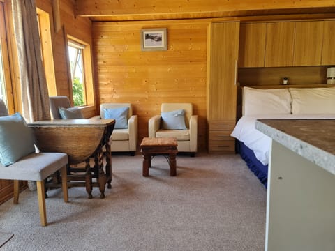 Cabin | 1 bedroom, iron/ironing board, free WiFi, bed sheets