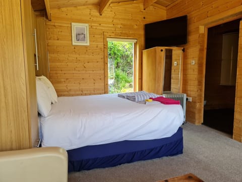 Cabin | 1 bedroom, iron/ironing board, free WiFi, bed sheets