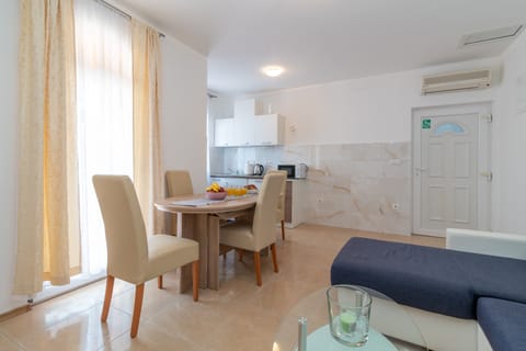 Dining area & living room