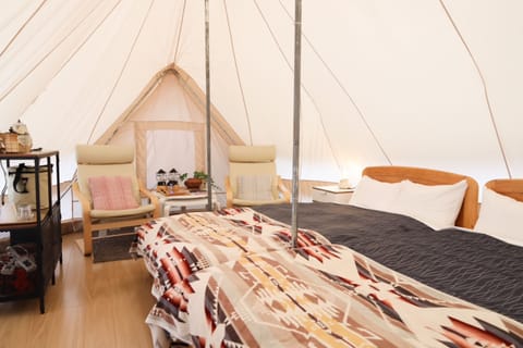 Panoramic Tent | Bathroom | Heated floors, towels