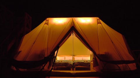 Panoramic Tent | Free WiFi, bed sheets