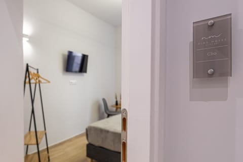 Deluxe Studio | In-room safe, blackout drapes, soundproofing, free WiFi