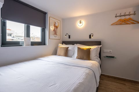 Deluxe Studio | In-room safe, blackout drapes, soundproofing, free WiFi