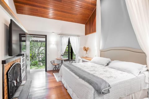 Deluxe Chalet | Premium bedding, in-room safe, free WiFi