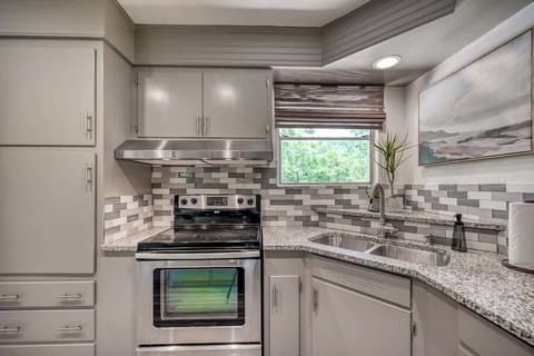 House, Multiple Beds, Patio (644 Cypress Ridge) | Private kitchen | Coffee/tea maker