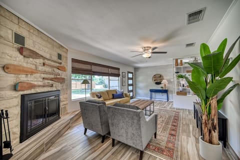 House, Multiple Beds, Patio | Living area | TV, fireplace, MP3 dock