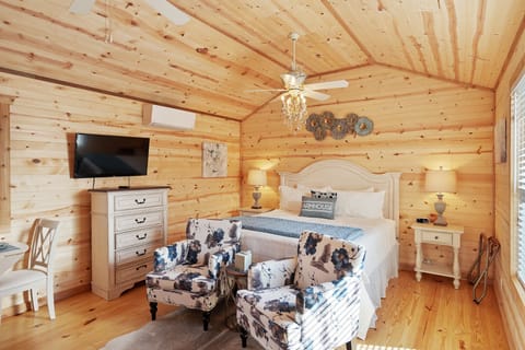 Cabin, 1 King Bed, Kitchen | Living area | TV