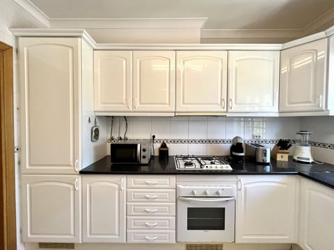 Apartment, 2 Bedrooms, Terrace | Private kitchen | Microwave, dishwasher, coffee/tea maker, cookware/dishes/utensils