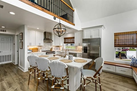 Sleek, functional, and airy—perfect for culinary creativity!