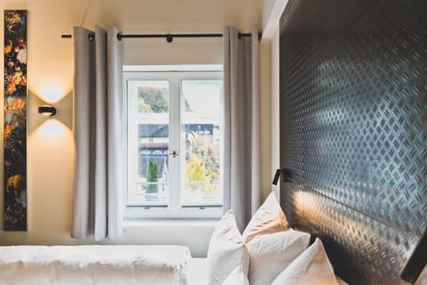 Down comforters, in-room safe, desk, free WiFi