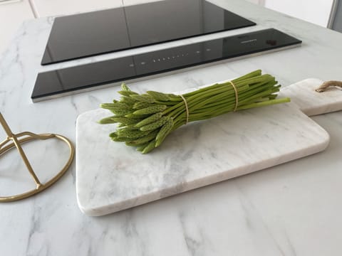 asperges sauvages du marche de Cassis pour salade du midi