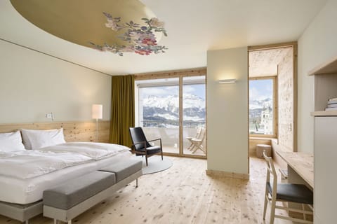 Superior Double Room, Balcony, Corner | Hypo-allergenic bedding, down comforters, in-room safe, desk