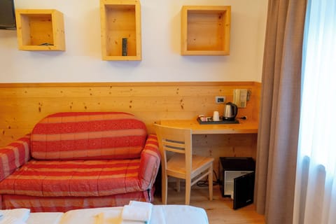 Superior Dolomiti | Desk, free WiFi, bed sheets