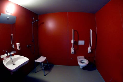 Double Room | Bathroom | Towels