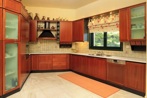 Villa, 3 Bedrooms, Smoking, Balcony | Private kitchen