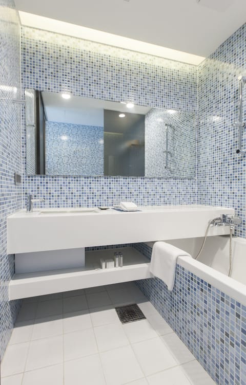 Suite, Terrace (No Parking) | Bathroom | Combined shower/tub, deep soaking tub, free toiletries, hair dryer