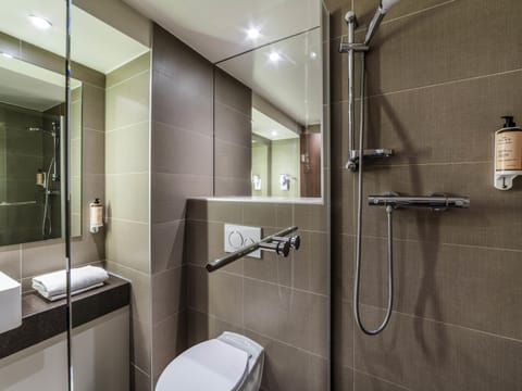 1 bedroom, premium bedding, individually decorated