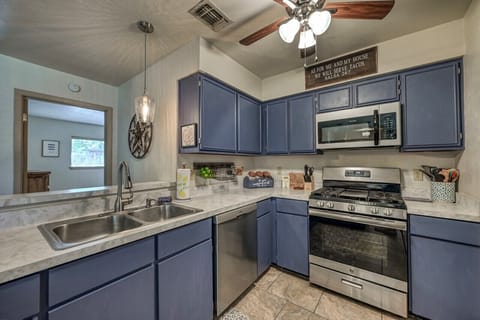 House, Multiple Beds, Patio | Private kitchen | Fridge, microwave, oven, stovetop