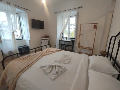 Traditional Room, 1 Queen Bed | Free WiFi, bed sheets