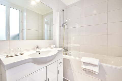 Free toiletries, hair dryer