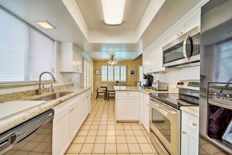 House (3 Bedrooms) | Private kitchen | Microwave, oven, stovetop, dishwasher