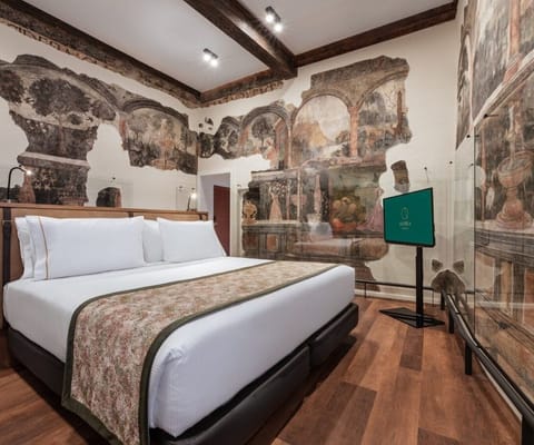Room (Pinturas murales) | In-room safe, soundproofing, iron/ironing board, free WiFi