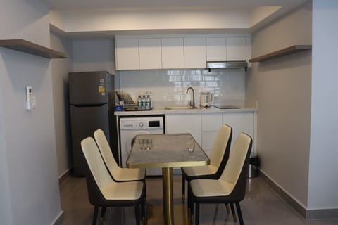 3-Bedroom Family Deluxe | Private kitchen | Full-size fridge, stovetop, electric kettle, freezer