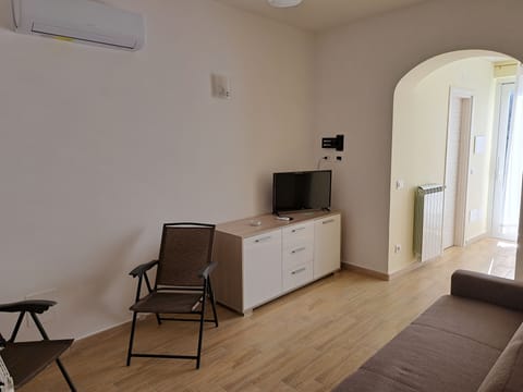 Apartment, 1 Bedroom, Smoking, Balcony | Room amenity