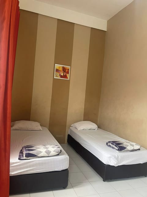 Deluxe Twin Room | Free WiFi, bed sheets