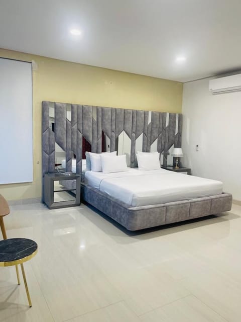 Deluxe Room | Egyptian cotton sheets, premium bedding, down comforters, minibar