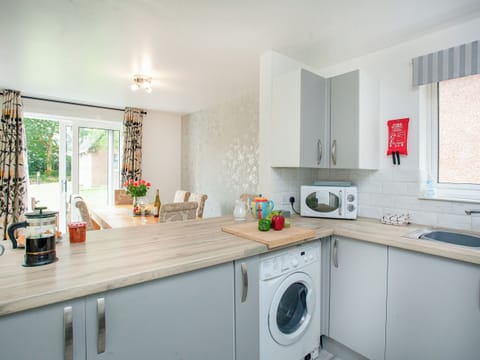 Kitchen | Number 13, St Ann’s Chapel, near Callington