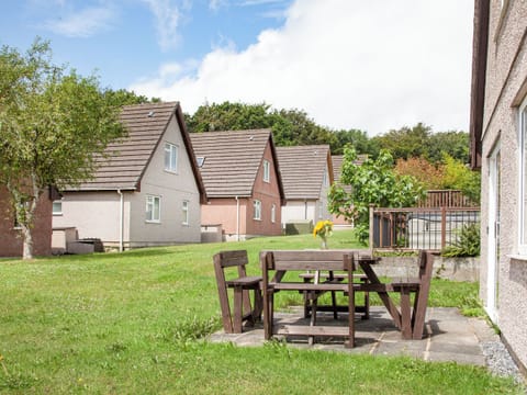 Sitting-out-area | Number 13, St Ann’s Chapel, near Callington