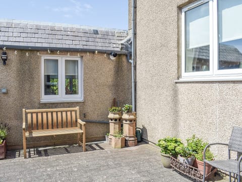 Sitting-out-area | Sorbie Villa, Ardrossan, near Ayr
