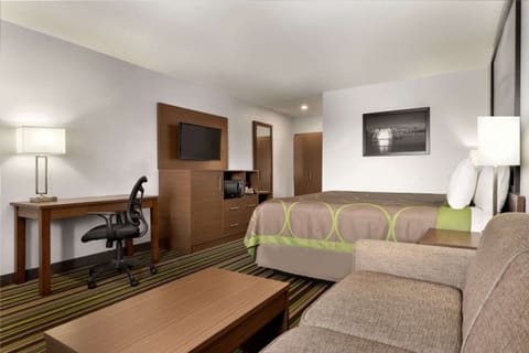 Room, 1 Queen Bed, Non Smoking (2nd Floor) | Minibar, desk, blackout drapes, iron/ironing board