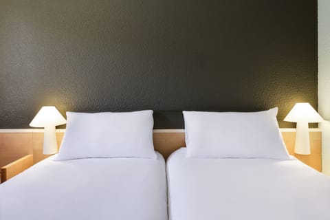 Standard Room, 2 Twin Beds | View from room